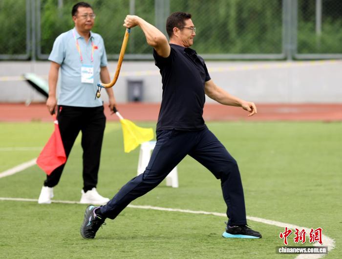 千年的狩猎投掷技艺在现代赛场绽放：布鲁投掷