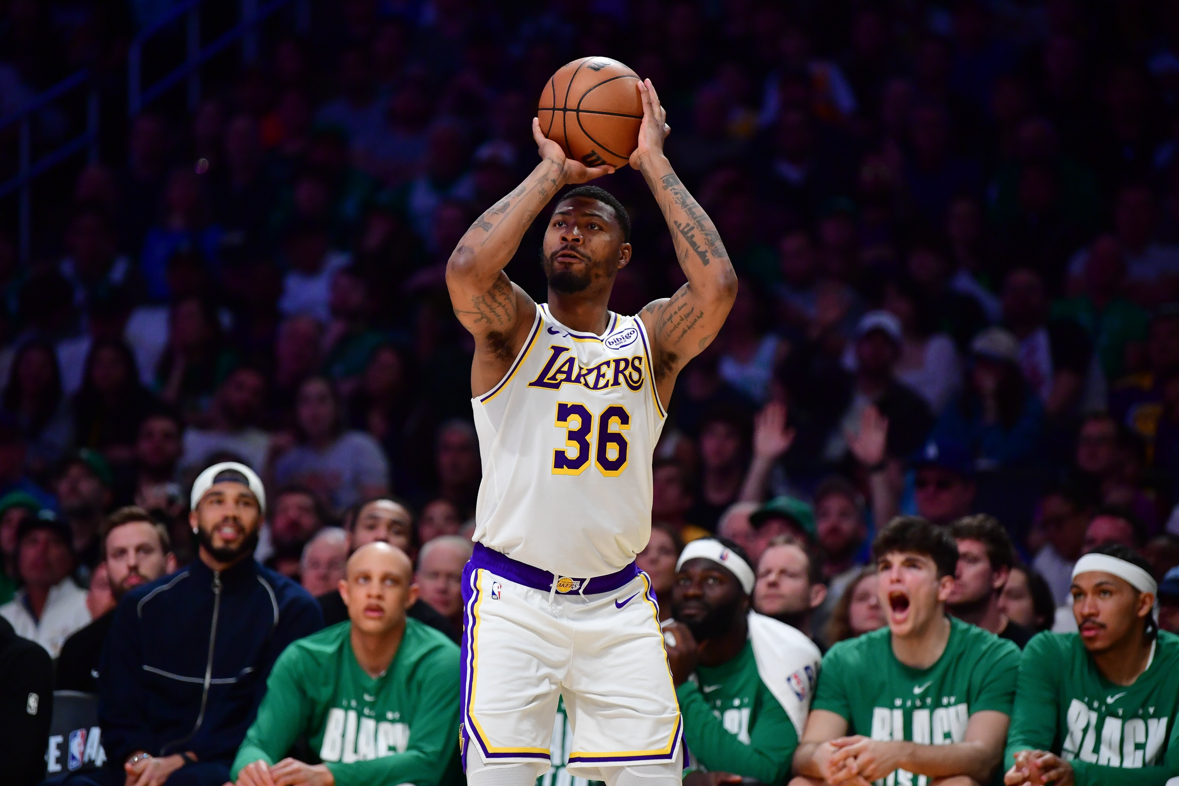 斯玛特加盟湖人：防守铁闸助阵东契奇，12年遗憾