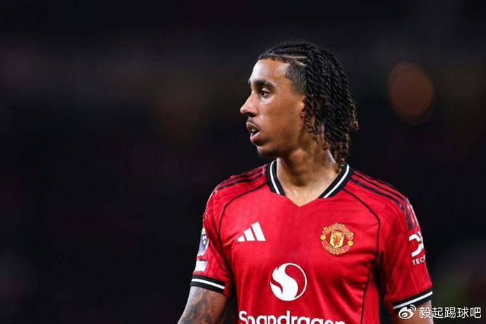 曼联新星莱尼·约罗表现引争议：天赋与成长阵痛