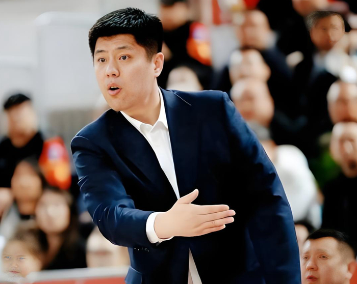 山西男篮四分惜败上海队 教练用人失误遭质疑