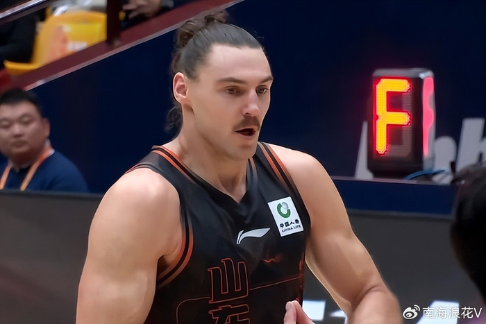 被弃外援逆袭成山东大腿 斯蒂尔两战轰51分创纪