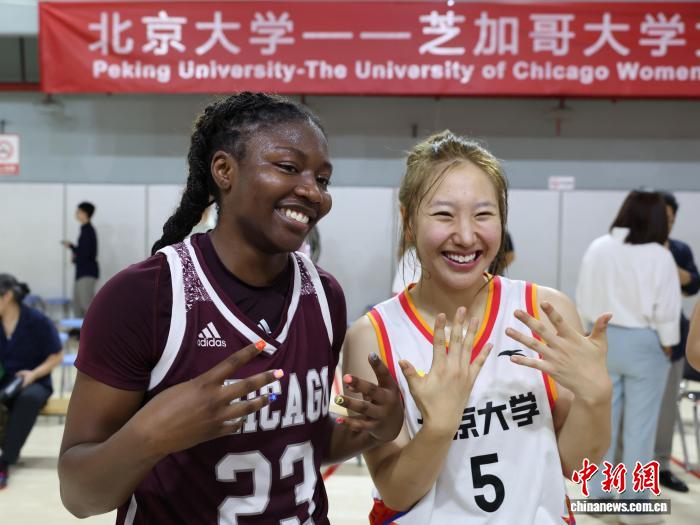 跨越语言与文化的桥梁：中美青年篮球友谊赛的