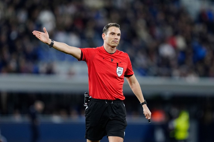 瑞士裁判沙勒执法巴黎vs拜仁 西班牙助理团队全